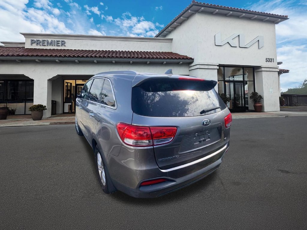 Used 2017 Silver Kia LX image 5