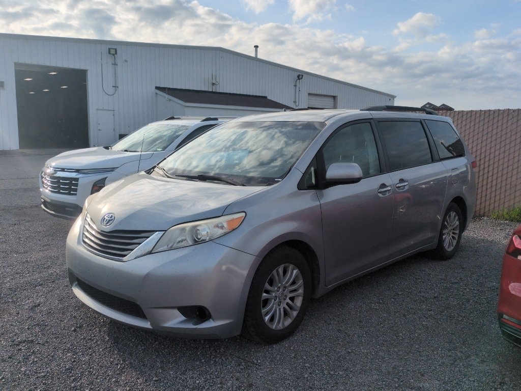 2013 Toyota Sienna XLE