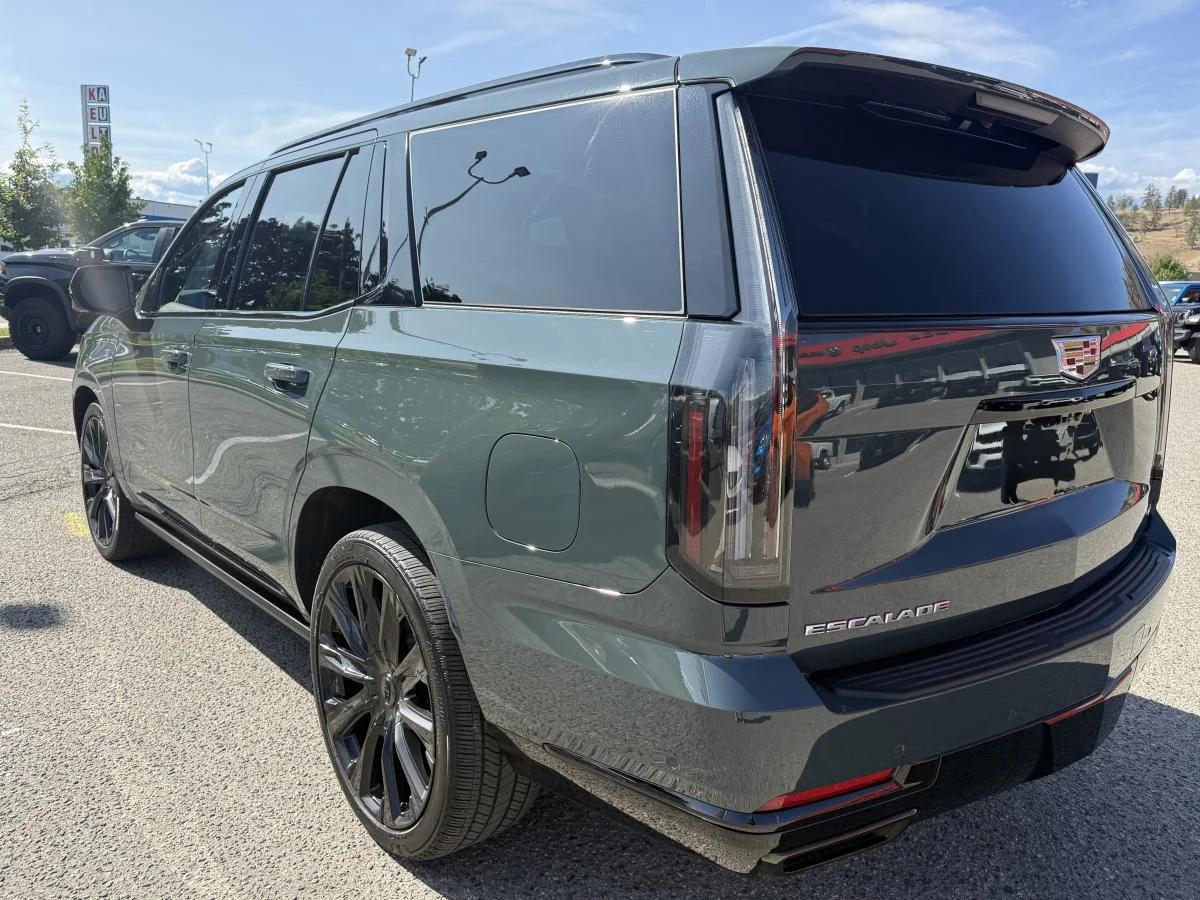 Used 2025 Green Cadillac 4wd Sport image 4