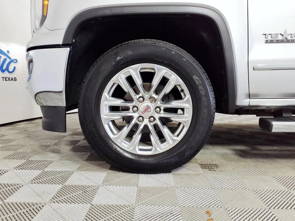 Used 2018 QUICKSILVER METALLIC GMC SLT image 8