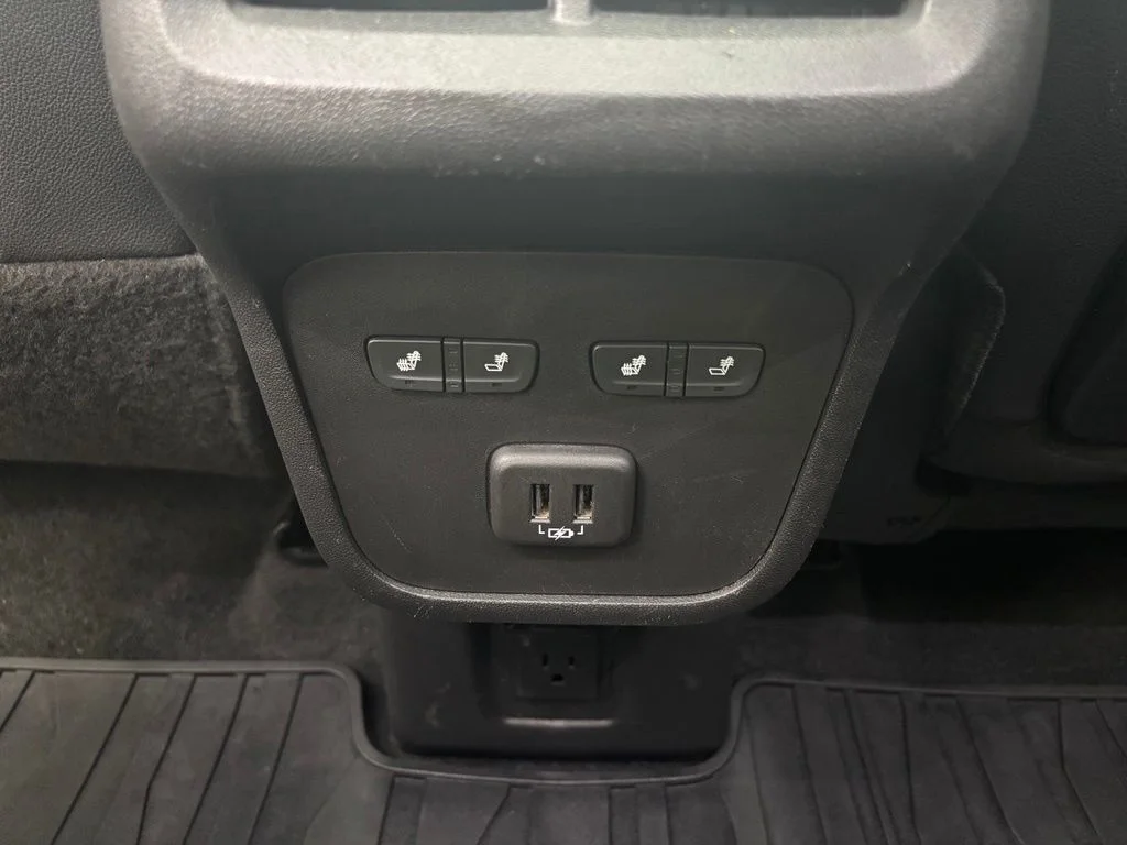 Used 2020 Black GMC Denali image 38