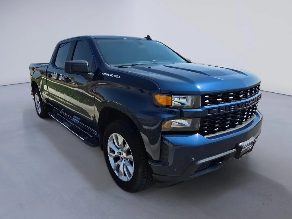 Used 2019 Northsky Blue Metallic Chevrolet Custom image 7