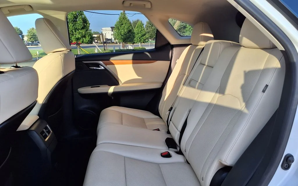 Used 2021 White Lexus 350 image 14