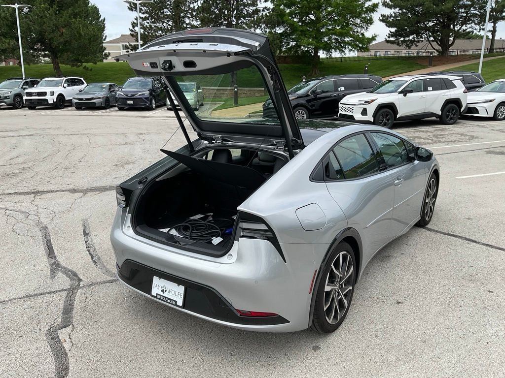 Certified Used 2025  Toyota XSE Premium image 23