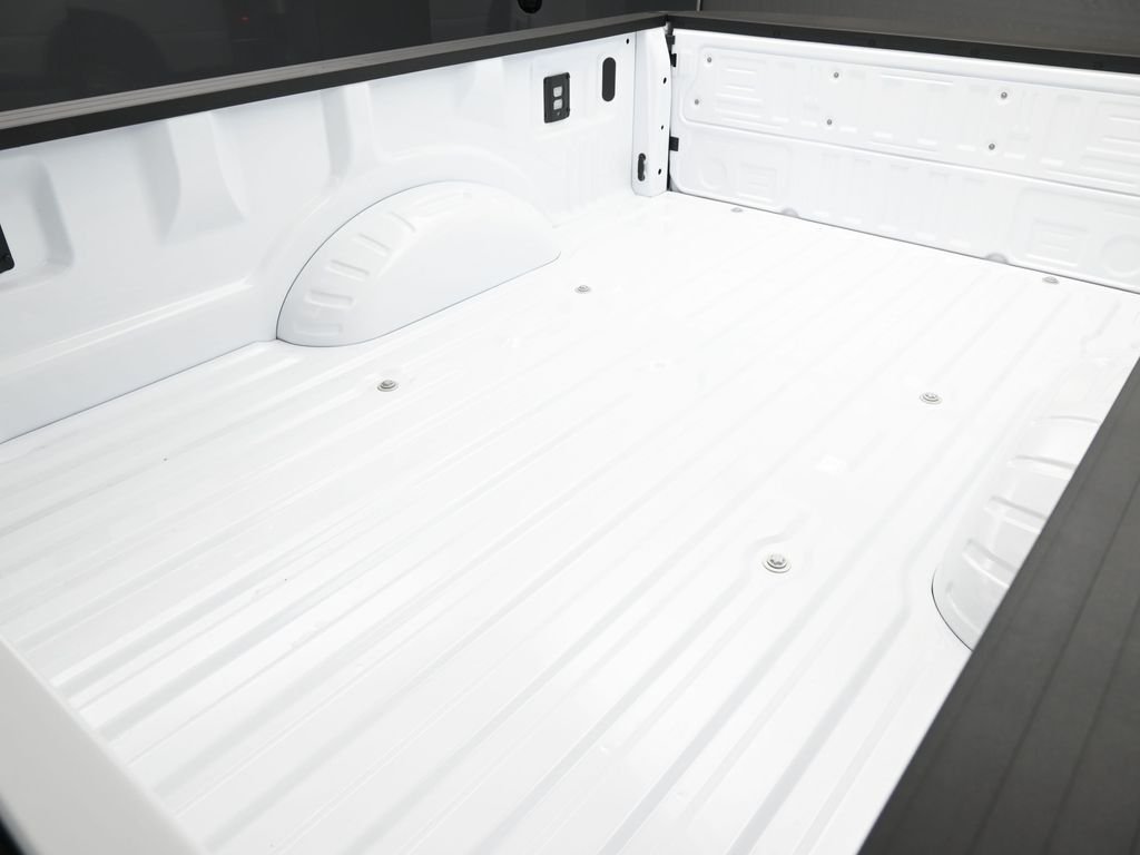 New 2026 Oxford White Ford XLT image 19