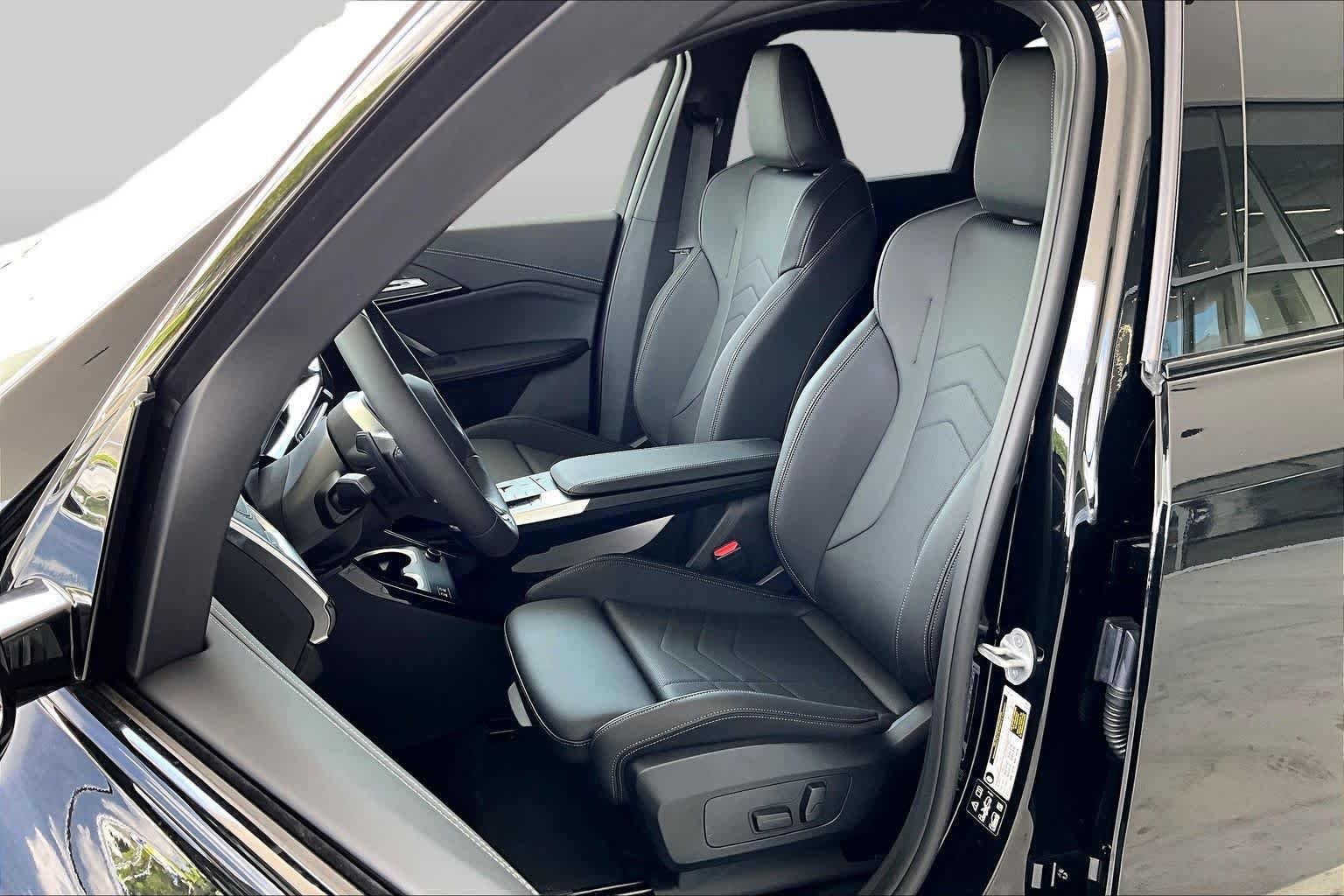New 2026 Black Sapphire Metallic BMW xDrive28i image 9