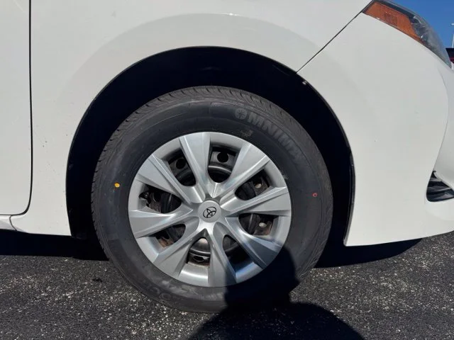 Used 2017 White Toyota L image 9