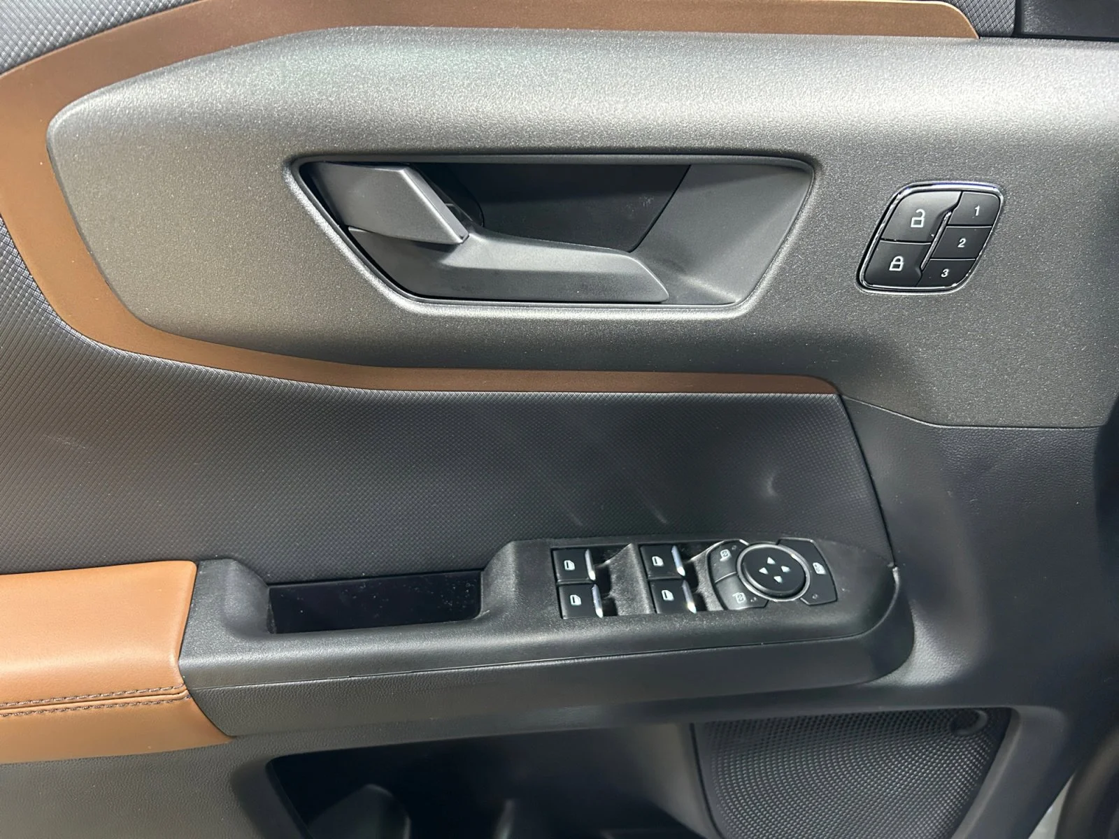 New 2026 Space White Metallic Ford Outer Banks image 16