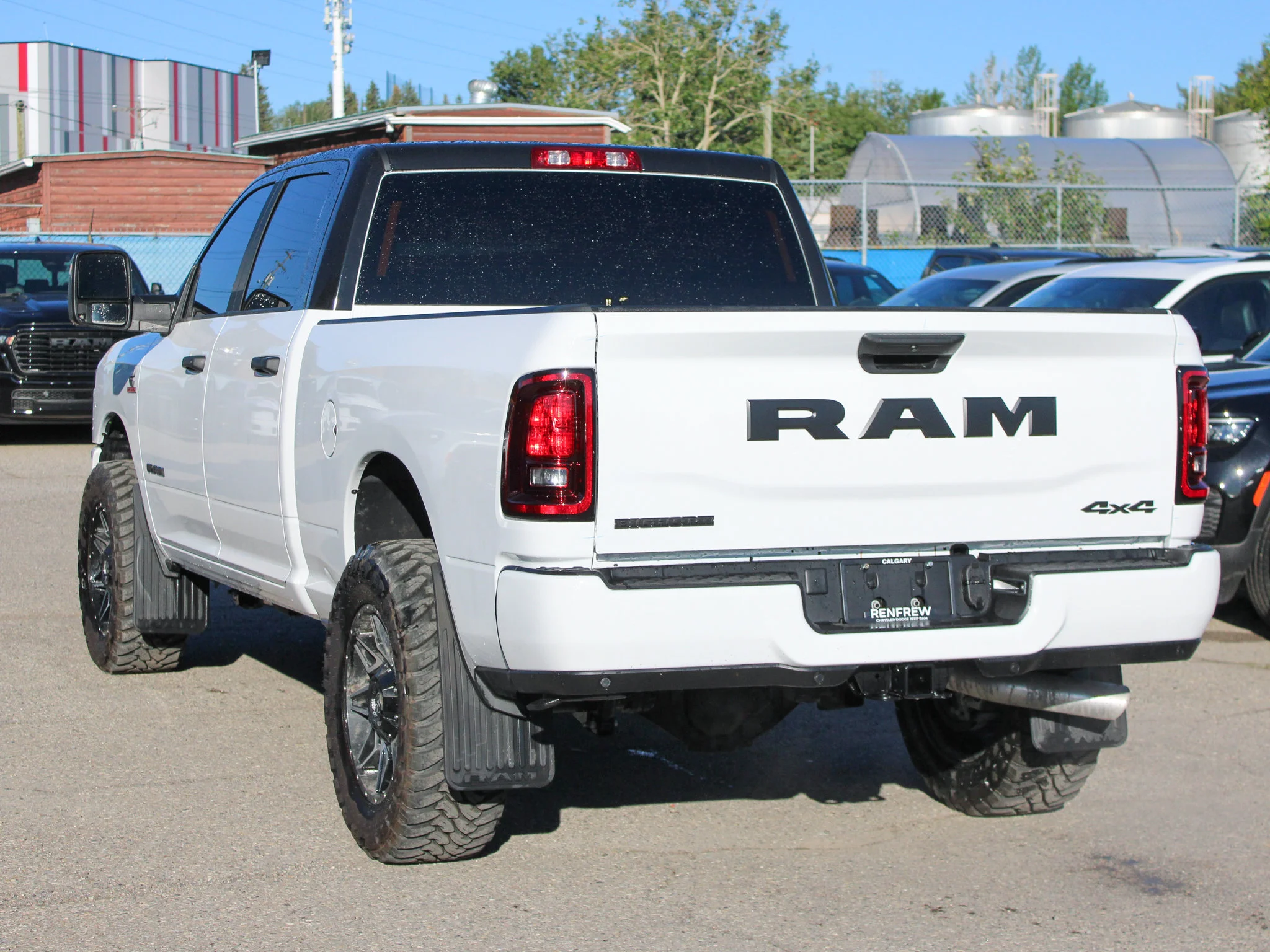 New 2026 White RAM Big Horn*, 35 Inch Tires, 20 Inch Toyos image 3
