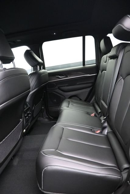 New 2026 Baltic Gray Metallic Clear-Coat Exterior Paint Jeep Limited image 8