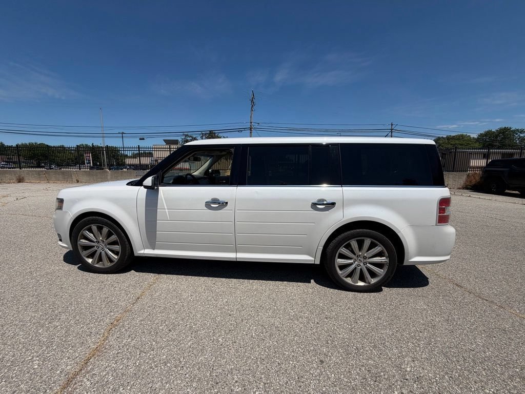 Used 2014 White Ford Limited image 5