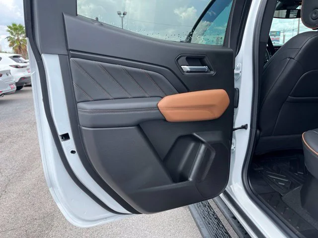 2026 GMC Canyon AT4 - Photo 15