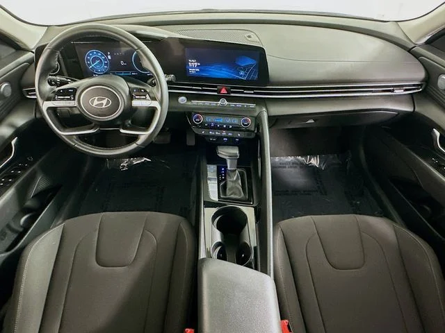 Certified Pre-Owned 2025 Hyundai Elantra SEL Convenience
