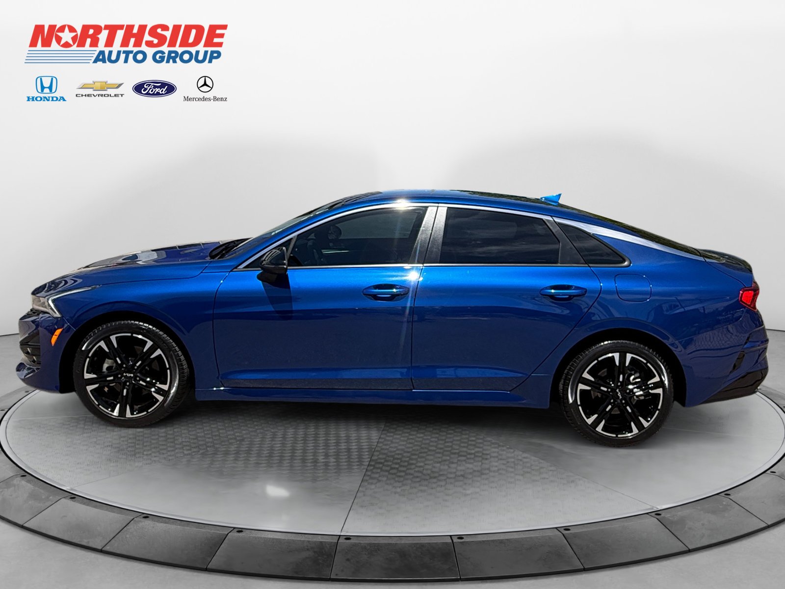 Used 2023 Sapphire Blue Kia GT-Line image 4