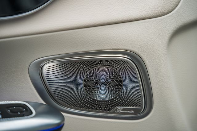 Used 2023 Polar White Mercedes-Benz GLC 300 image 35