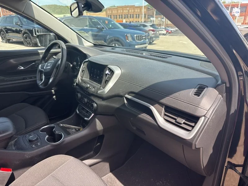Used 2022 Black GMC SLE image 11