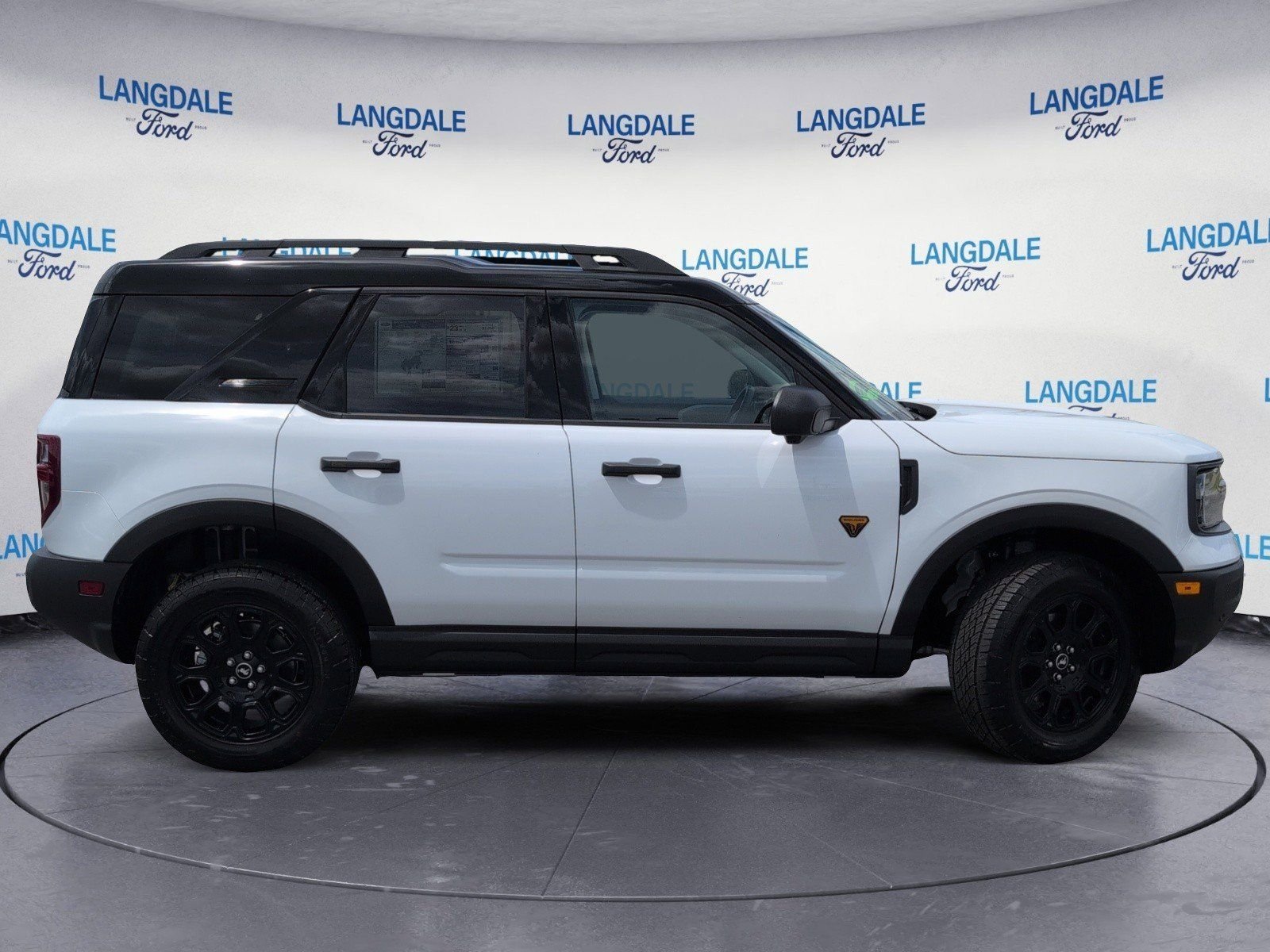 New 2026 Oxford White Ford Badlands image 3