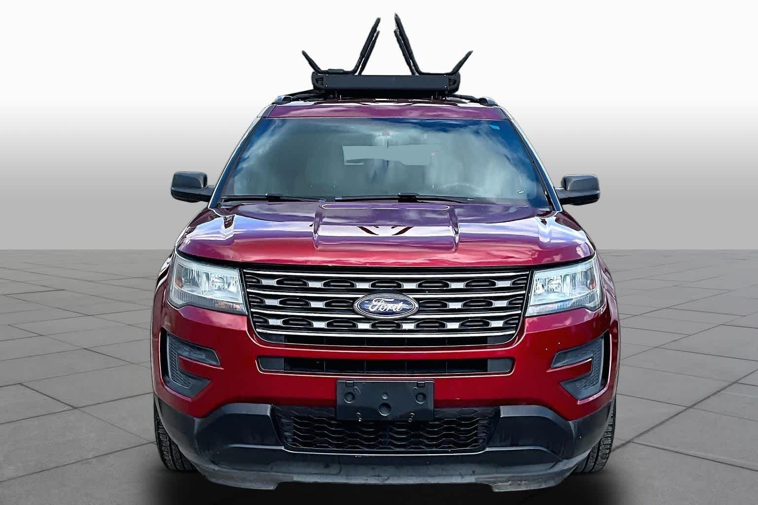 Used 2016 Ruby Red Metallic Tinted Clearcoat Ford Base image 4