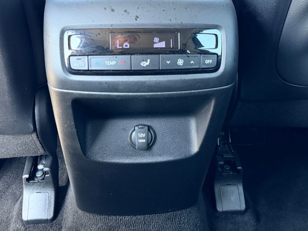 Used 2024 White Hyundai SEL image 16