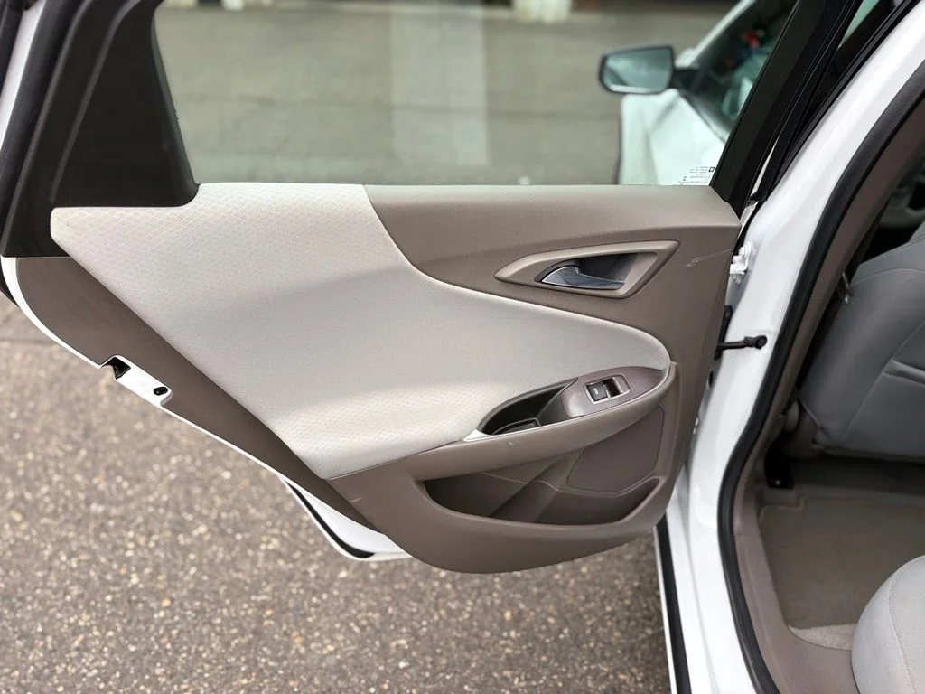 Used 2020 White Chevrolet LS image 9