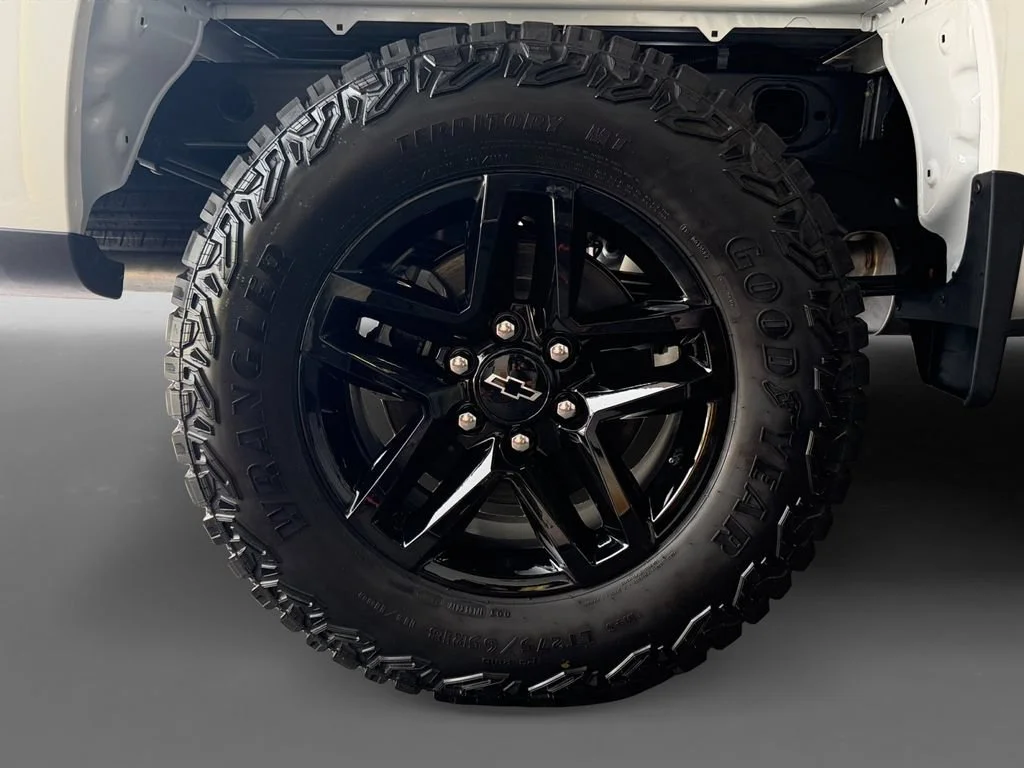 New 2026 Summit White Chevrolet Custom Trail Boss image 11
