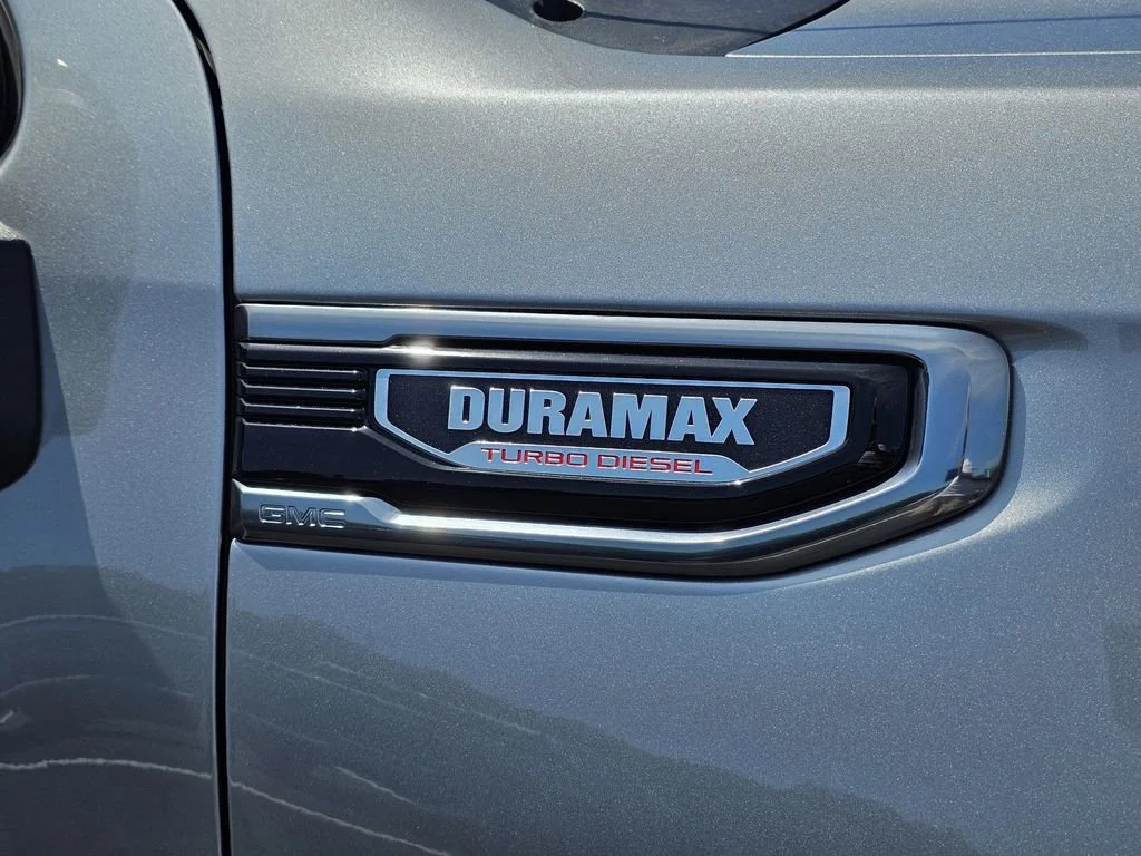 Used 2025 Sterling Metallic GMC AT4 image 7