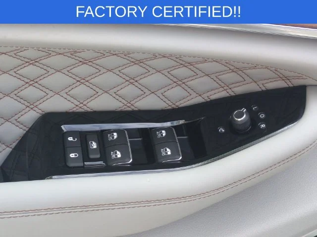 Used 2022 Gray Jeep Summit 4xe image 14