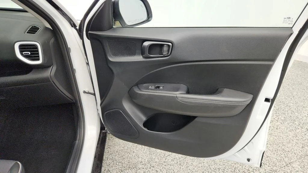 Used 2023 Lunar White Hyundai Limited IVT image 26