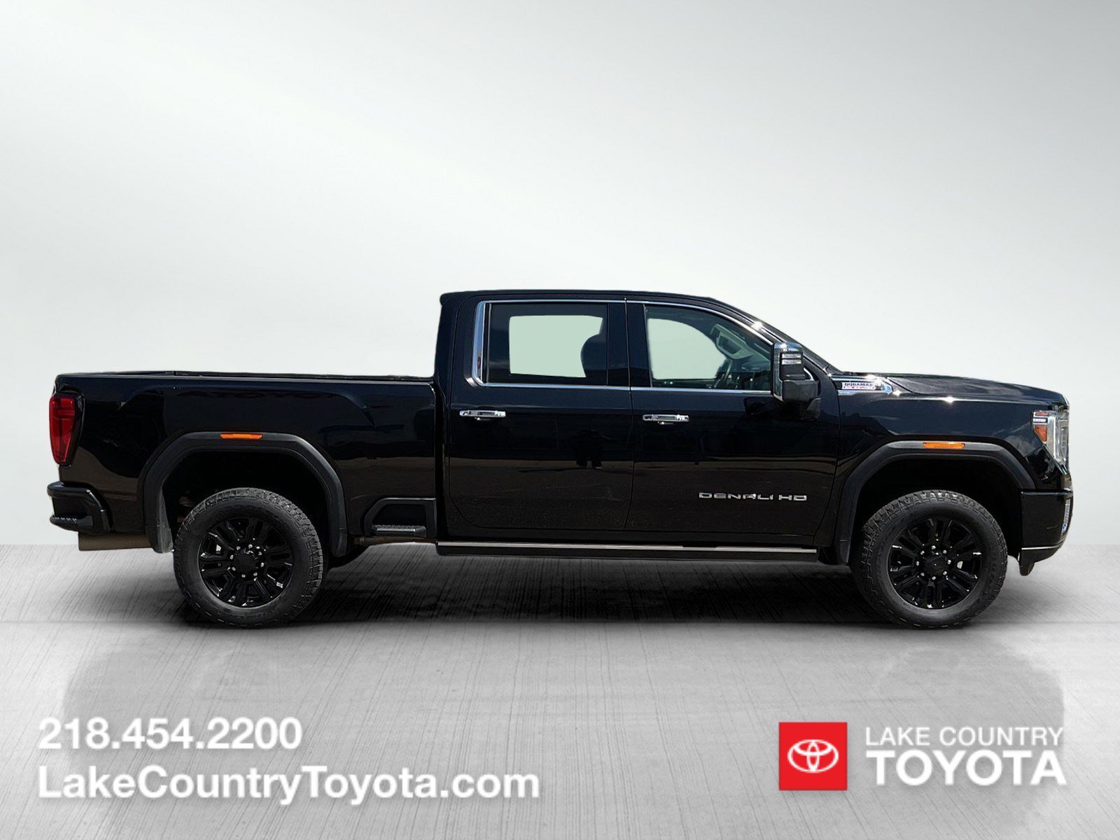 Used 2023  GMC Denali image 6