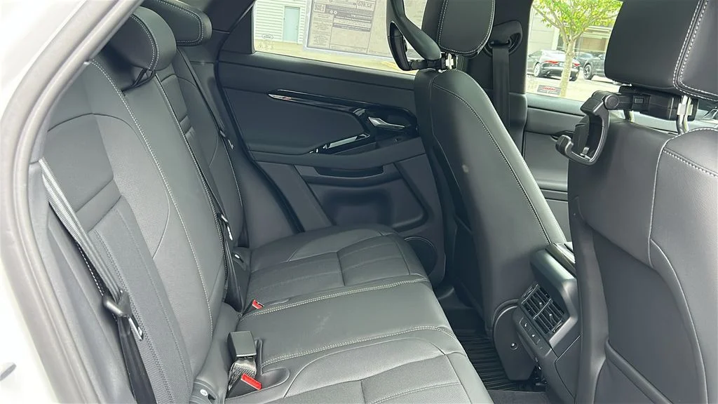 New 2026 White Land Rover Hoxton Edition image 30