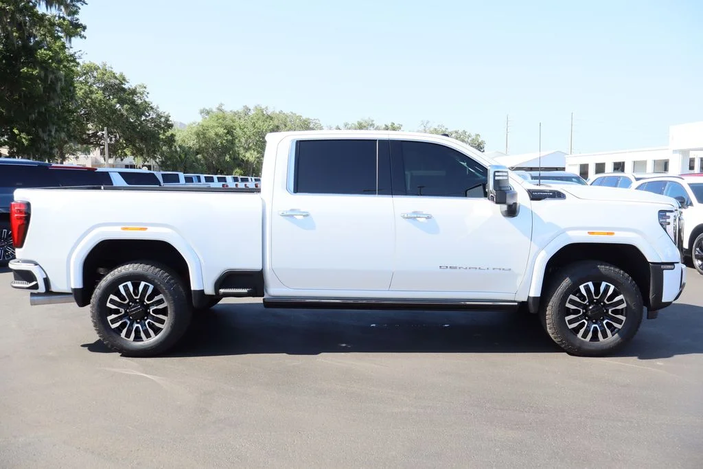 Used 2025 White GMC Denali Ultimate image 10
