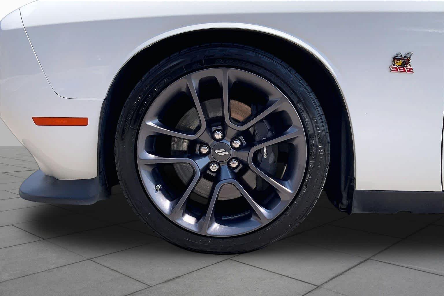 Used 2023 White Knuckle Clearcoat Dodge R/T Scat Pack image 11