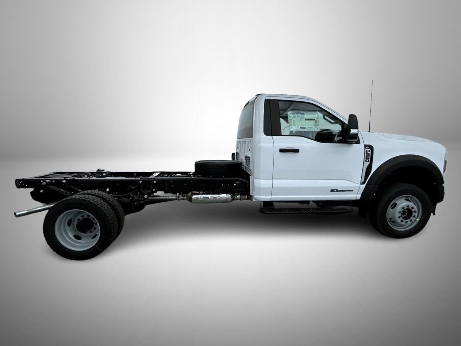 2026 Ford F-550 Super Duty Chassis Cab XL