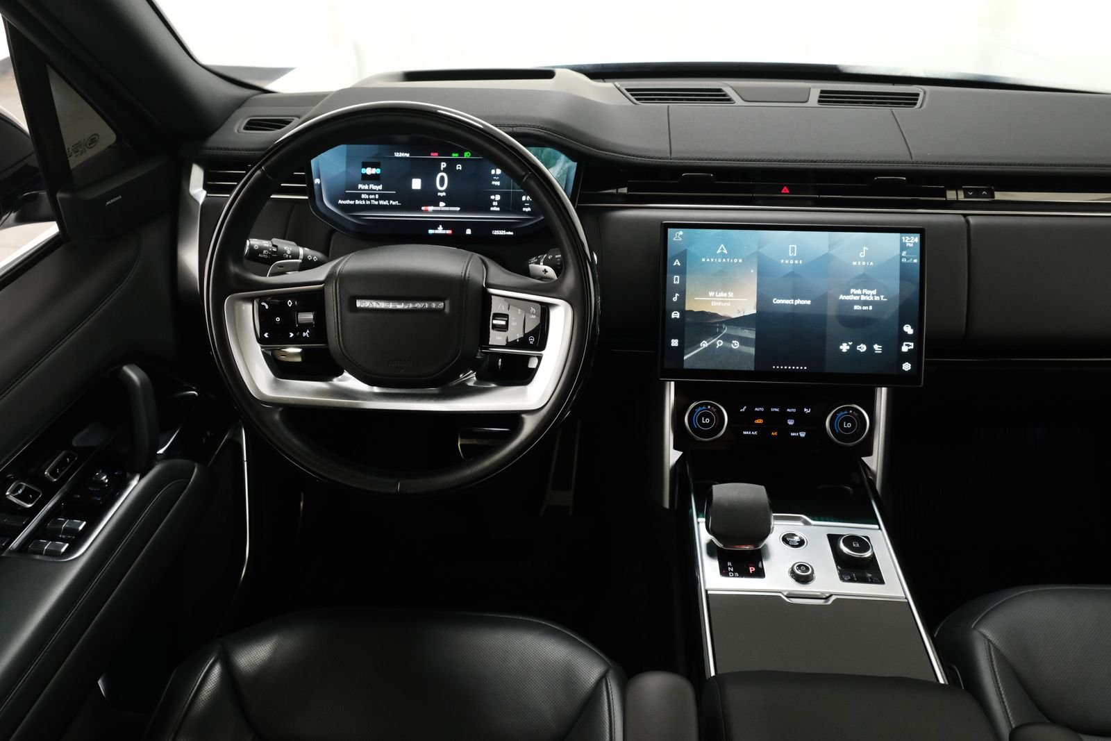 Used 2023 Silver Land Rover SE image 10