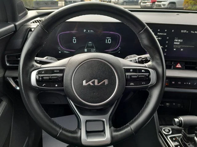 Used 2023 White Kia X-Line image 13