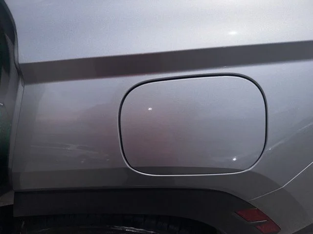 Used 2025 Silver Hyundai SEL image 16