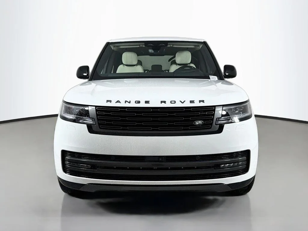 New 2026 Fuji White Land Rover SE image 2