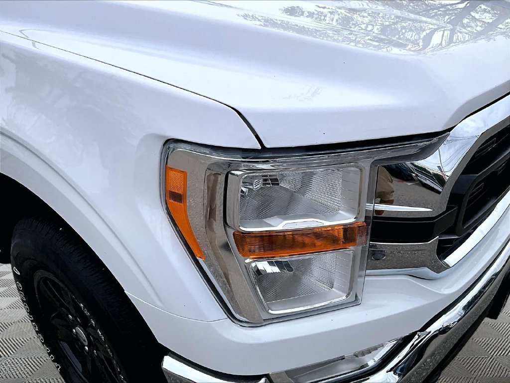 Used 2021 White Ford XLT image 32