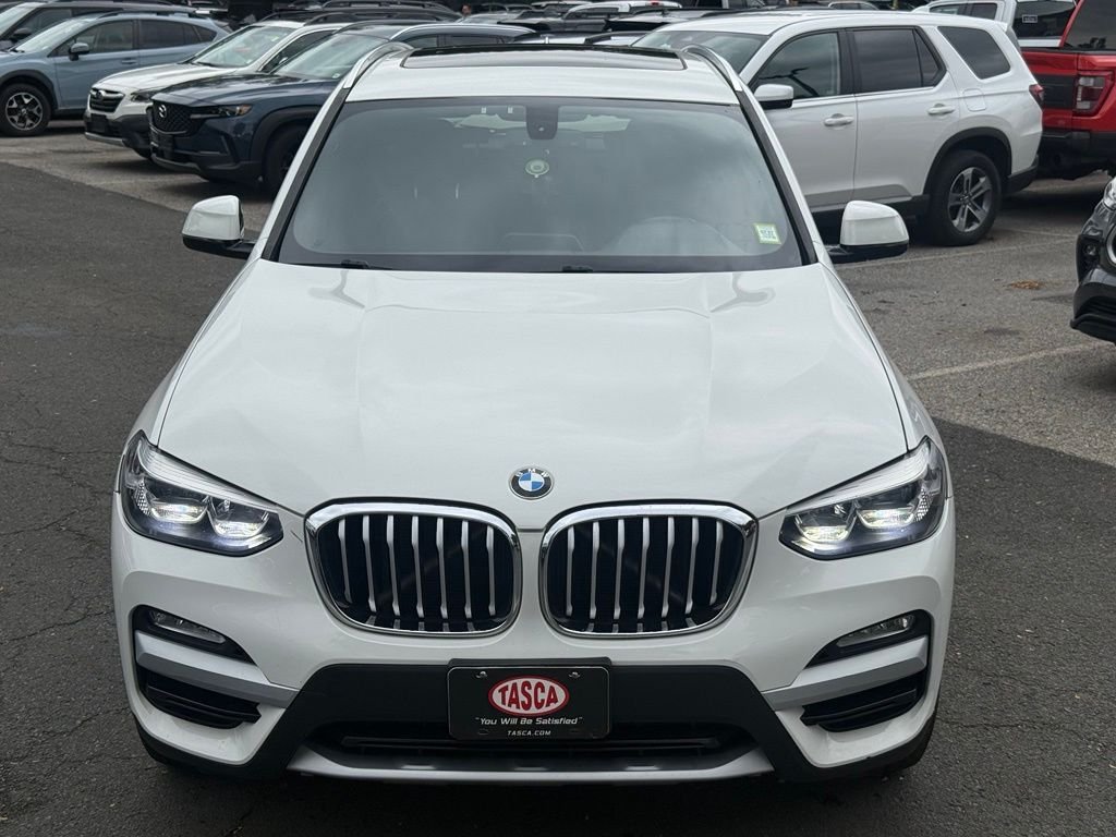 Used 2018 White BMW xDrive30i image 2