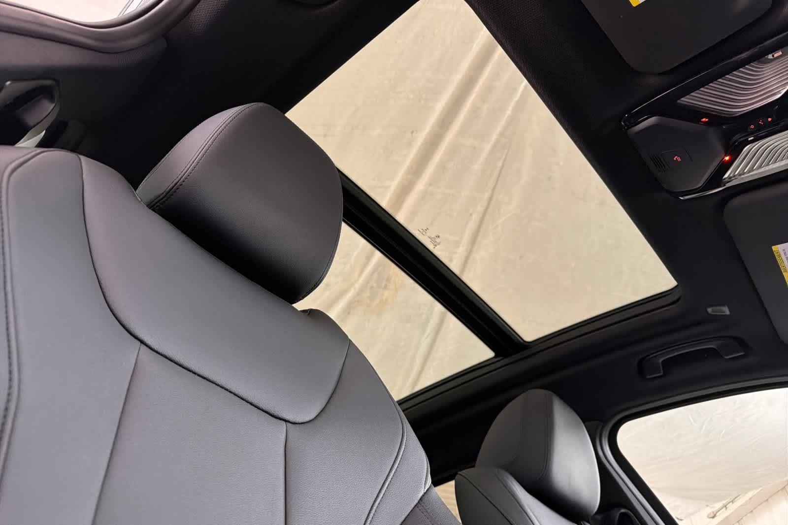 Used 2021 Jet Black BMW xDrive30i image 17