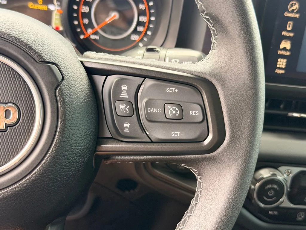 Used 2025  Jeep Rubicon image 34