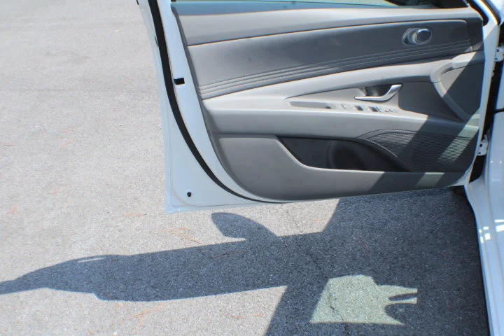 Used 2026 White Hyundai SEL Sport image 6