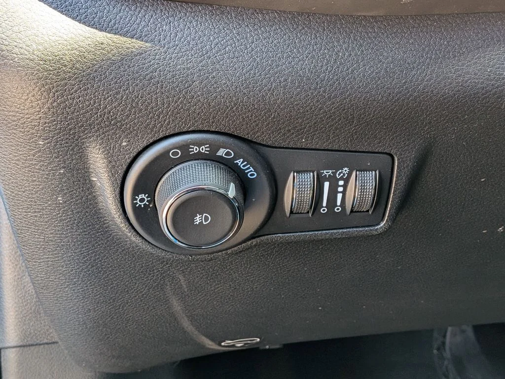 Used 2026 Blue Jeep Limited image 15
