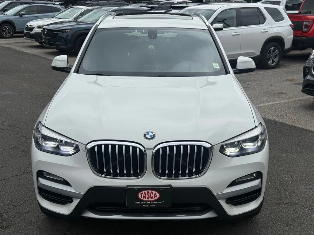 Used 2018 White BMW xDrive30i image 2
