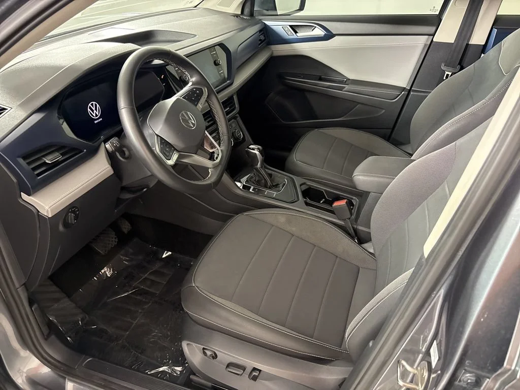Used 2024 Gray Volkswagen 1.5T SE image 25