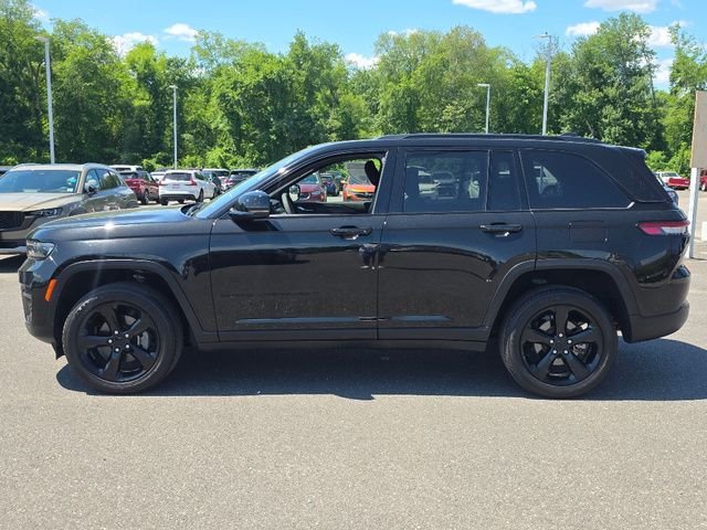 Certified Used 2024 Diamond Black Crystal Pearlcoat Jeep Altitude image 10