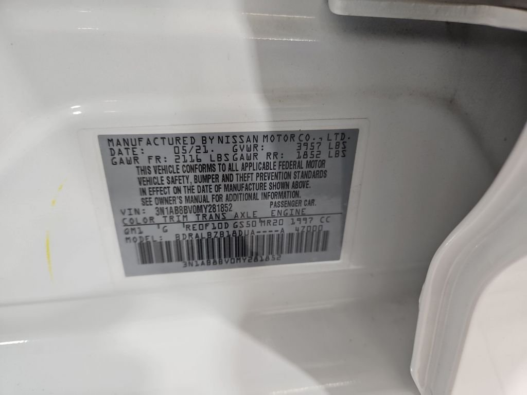 Used 2021 White Nissan S image 29