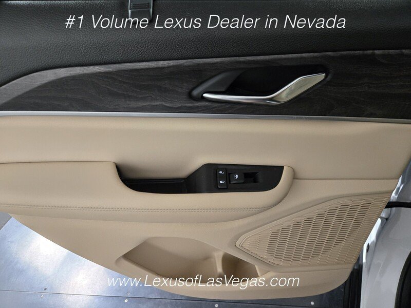 Used 2024 Bright White Clearcoat Jeep Limited image 18