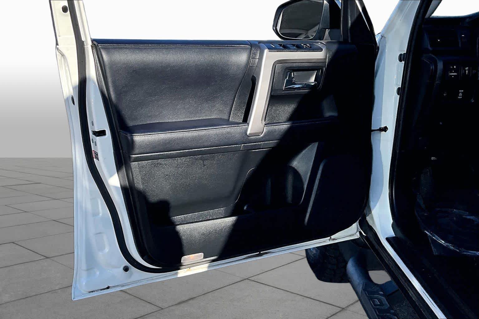 Used 2020 Super White Toyota SR5 Premium image 21