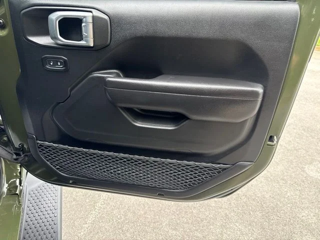 Used 2022 Green Jeep Unlimited Sport Altitude image 10